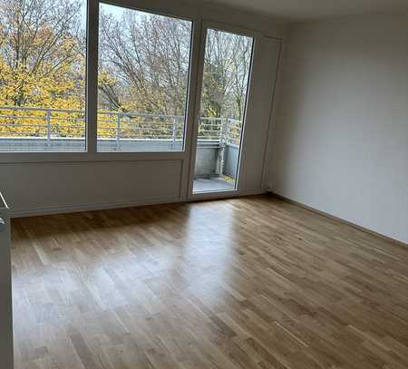 3 Zimmer Wohnung mit Balkon - schön und modern renoviert E0543A