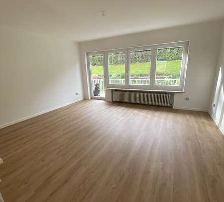 Freundliche 4-Zimmer-Wohnung mit Balkon und Einbauküche in Weiden in der Oberpfalz