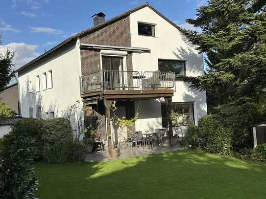 Freistehendes Mehrgenerationenhaus mit traumhaftem Garten in Bommern