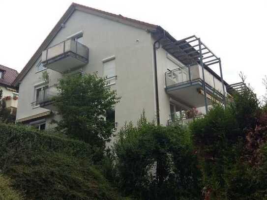 Ruhig gelegene, gut geschnittene 4 Zimmer Wohnung im Grünen mit Blick in die Weinberge.