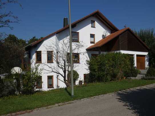 Exklusives Ein-/Zweifamilienhaus mit Wintergarten, Solaranlage und Kachelofen