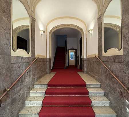 SCHÖNE, SEHR GROSSZÜGIGE 5-6 ZIM. ALTBAU-WHG. + BALKON MIT VIEL POTIENTIAL UNWEIT "KUDAMM"