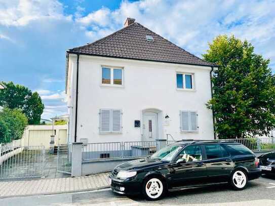 Hübsche Stadtvilla mit großem Garten in ruhiger Lage