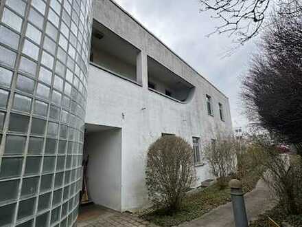 Gepflegtes Büro verteilt auf 4 Räumen mit Küchenzeile und 2x WC, Keller in 71139 Ehningen, KM 1.000€