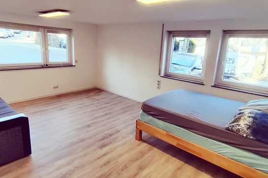 Exklusive 1-Zimmer-Wohnung mit Einbauküche und PKW-Stellplatz in Waiblingen