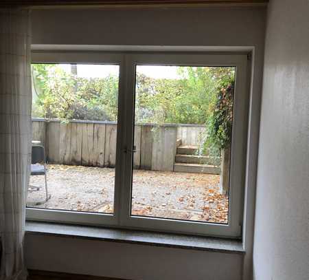 Freundliche 1-Zimmer-Souterrain-Wohnung mit Terrasse in Gau-Odernheim