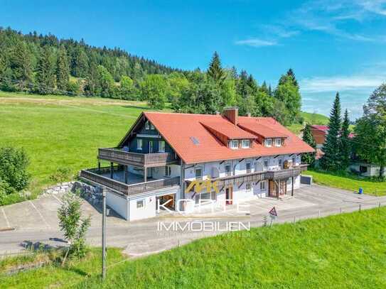 Vielseitiges Mehrfamilienhaus oder Gästehaus
 in begehrter Lage nahe 
 Oberstaufen im Allgäu