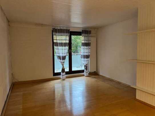 Gut geschnittene 4,5-Zimmer-Wohnung mit Balkon und EBK in Braunschweig, Veltenhof