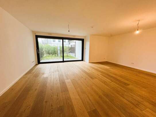 !!! Privatpark mit See - Traumhafte 2-Zimmer-EG-Wohnung mit Terrasse !!!