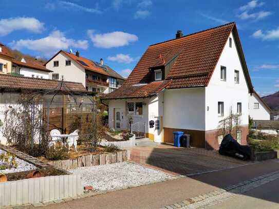 Einfamilienhaus mit ELW in Ortsrandlage - nähe Hensoldt, Zeiss