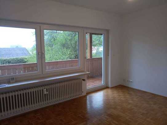 große helle 3,5 Zimmer Wohnung