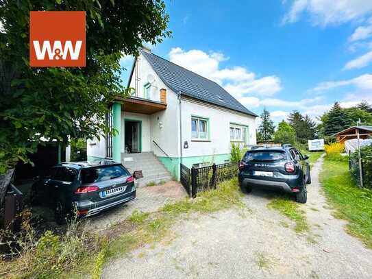 Dornröschenschlaf - Freistehendes Einfamilienhaus mit Vollunterkellerung & Garage