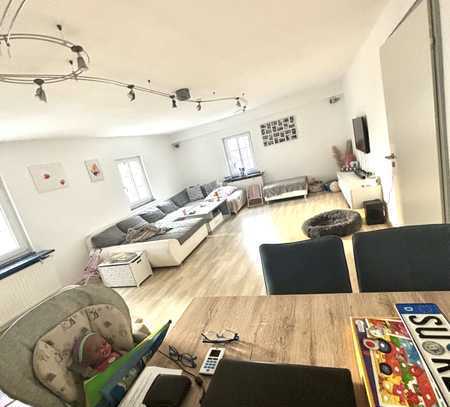 Modernisierte 4,5-Zimmer-Wohnung mit EBK in Overath