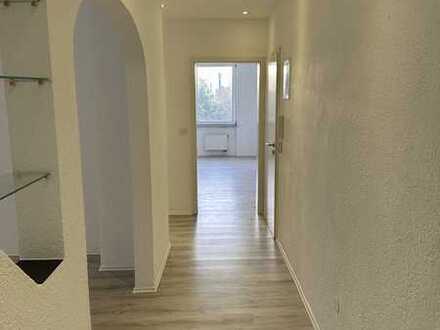 ***Wunderschöne Wohnung mit 3 Zimmer und Einbauküche***
