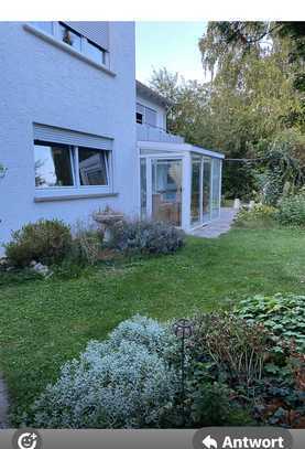 Schöne 4-Zimmer-Souterrain-Wohnung mit gehobener Innenausstattung mit Balkon und EBK in Kitzingen