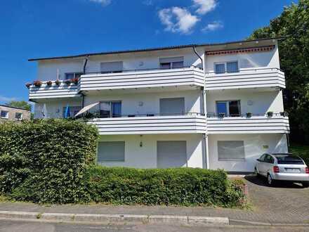 Gepflegte Wohnung mit drei Zimmern sowie Balkon und Einbauküche in Nümbrecht