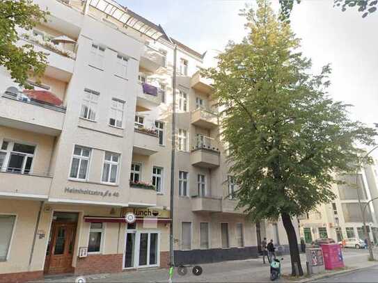 Freiwerdende 2 Zi Apartment mit Balkon in Charlottenburg