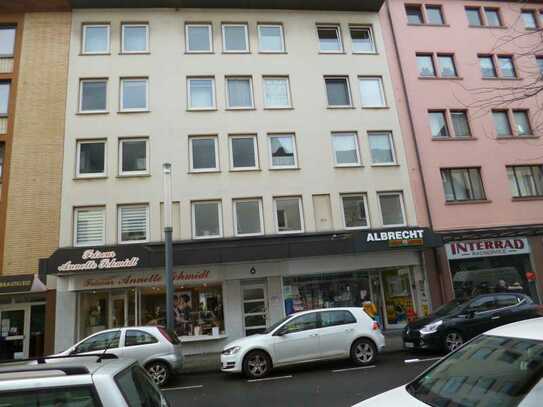 Moderne 2,5 Raum-City-Wohnung mit Balkon + Aufzug