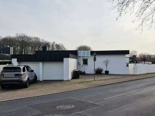 "Exklusiv wohnen" in Erkrath -Unterfeldhaus * Moderner Bungalow mit separater Einliegerwohnung