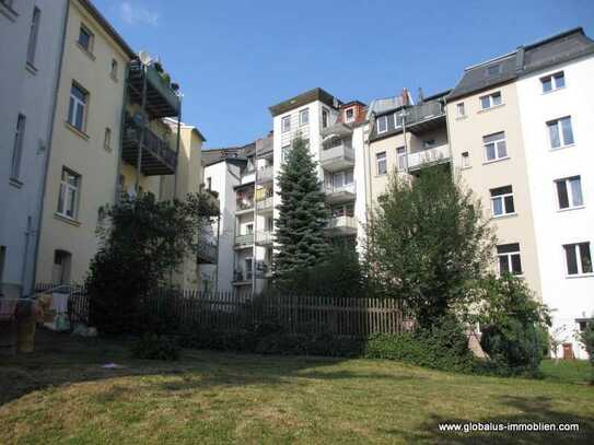 Großzügige Zweiraumwohnung mit Balkon