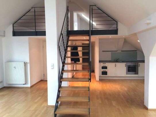 Einzigartige Maisonettewohnung mit Dachterrasse in zentraler Lage