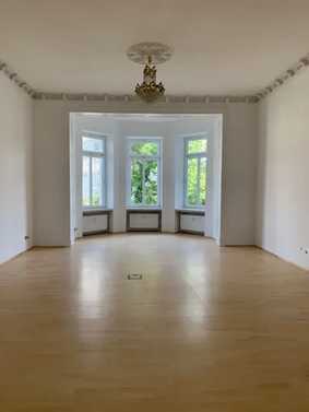 Great apartment - freshly renovated in historic villa - top location by the Kurpark!
