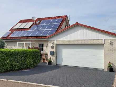 Top energieeffizientes Einfamilienhaus mit Klinkerfassade und schönem Garten