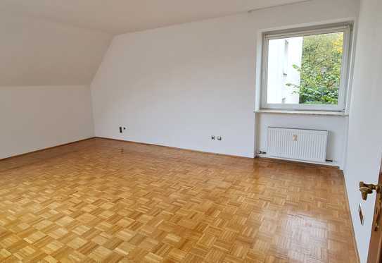 Renovierte, super geschnittene Wohnung mit Loggia am Naherholungsgebiet Königsforst und Rather See