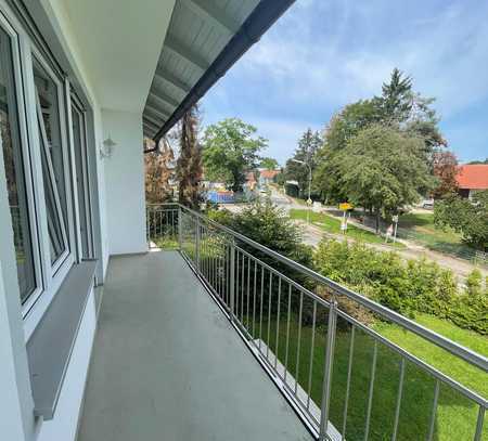 sonnige, helle 2-Zimmer-Wohnung mit Balkon