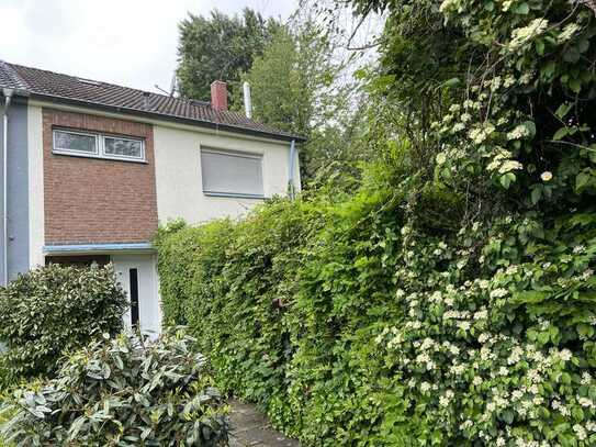 Praktisches 6-Zimmer-Reihenendhaus mit großem Garten in Köln Pesch