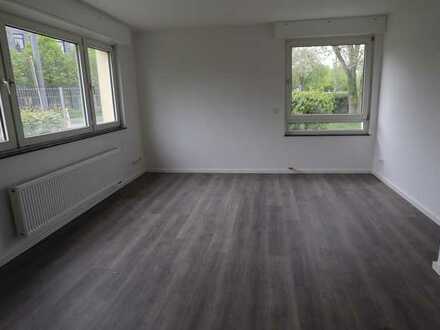 ***Komplett sanierte 4 Zimmerwohnung mit Balkon in Köln Wahn***