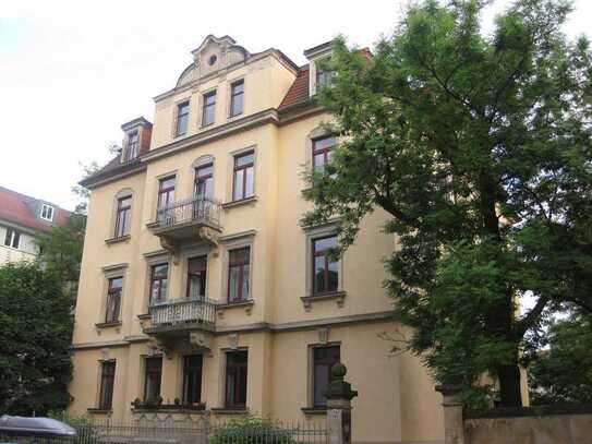 Schöne 2 R.-Whg mit Südbalkon