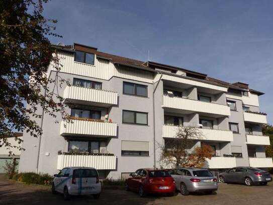 Attraktive DG-Wohnung mit Balkon in Holzwickede, Nähe Flughafen