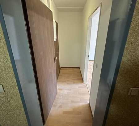 1­-Zimmer Apartment - Balkon und Küche - zentral aber ruhig - im Nibelungenviertel