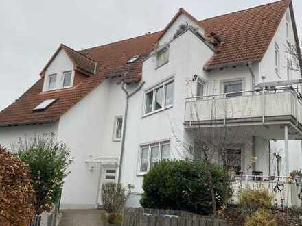 Geschmackvolle 3-Raum-Wohnung mit Balkon und EBK in Bruchköbel