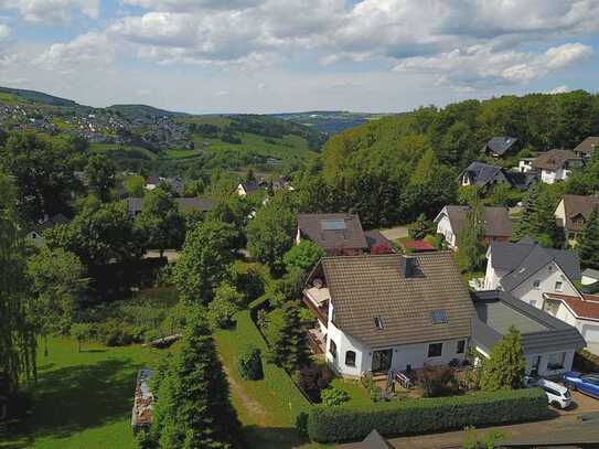 ruhig & sonnig gel. Haus mit viel Platz für die große Familie, ELW, schöner Garten, Kamin, Pool uvm.