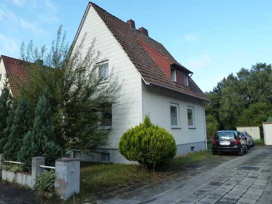 2-Zimmer DG-Wohnung mit Küche und Duschbad in OS (Fledder)