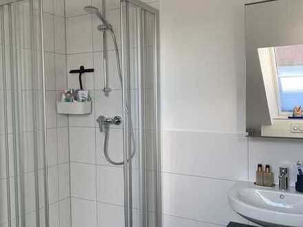 Attraktive 1-Zimmer-Wohnung mit Einbauküche und Balkon in Königsbrunn