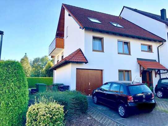 Schöne und sonnige 3-Zimmer-Dachgeschosswohnung mit Balkon in Aldingen