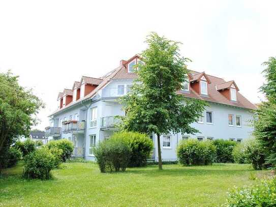 Markkleeberg - 2-Raumwohnung in ruhiger, grüner Wohnsiedlung mit Wanne, Dusche, Stellplatz & Balkon