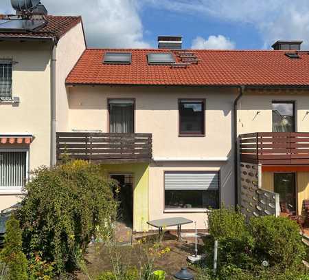 Familienglück! Idyllisches Reihenhaus in Dietzenbach/Hexenberg mit Balkon & Garage!