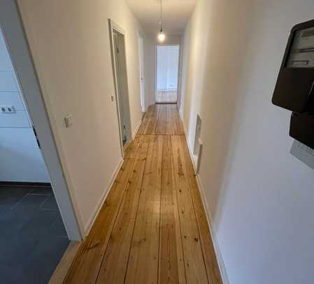 *NEU* 4-Zimmerwohnung mit Terrasse in Wedding/ am U-Bhf. Rehberge (U6)