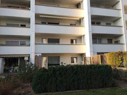 Geschmackvolle 3-Zimmer-Wohnung mit Balkon und EBK in Schöneck