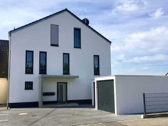 Wunderschöne 2-Zimmer-Wohnung mit Balkon & Blick ins Grüne