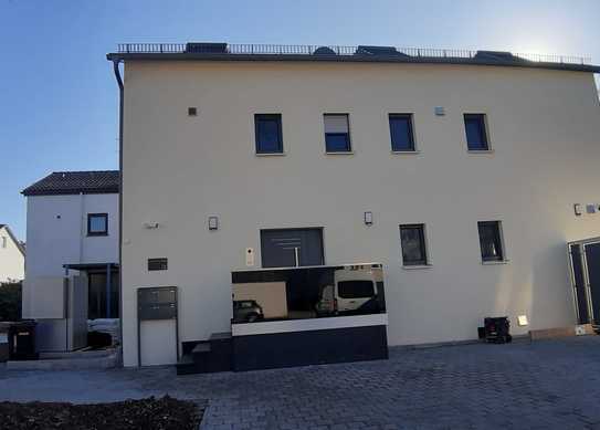 Exklusive 4-Zimmer-Wohnung mit Terrasse und Einbauküche in Stuttgart