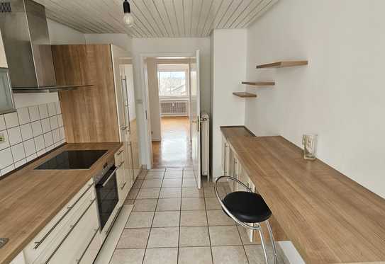 1380 € - 90 m² - 3.0 Zi.