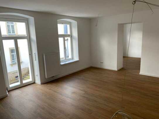 Helle 3-Zimmer-Wohnungen mit Terrasse mitten in Hof