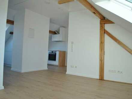 Erstbezug nach Sanierung - 2 Zimmer DG-Wohnung mit Einbauküche in KA-Neureut