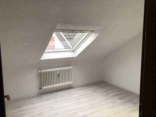 2-Zi. Dachgeschoss Wohnung, 43 m², 2 Zimmer, Hockenheim , mit Stellplatz