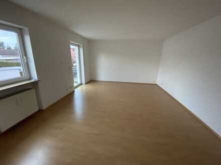 Gepflegte Wohnung mit drei Zimmern und Balkon in Reichertshofen